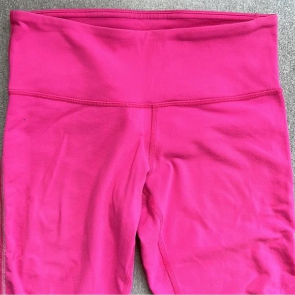 Lululemon hot pink cropped leggings with mesh side stripe and rouching- - Picture 5 of 9